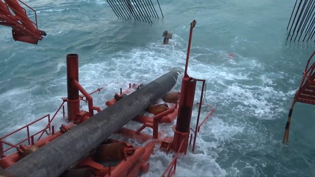 China Completes Laying Longest Undersea Pipeline in South China Sea смотреть онлайн