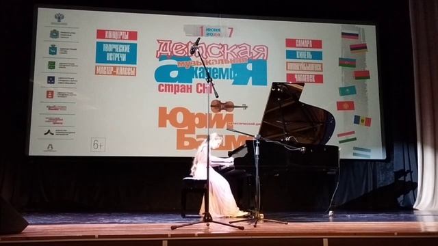 М. И. Глинка - М. А. Балакирев "Жаворонок" исполняет Анастасия Сергеева. смотреть онлайн