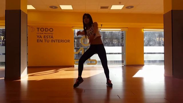 Zumba Nefertiti Despacito http://www.youtube.com/user/LuisFonsiVEVO смотреть онлайн