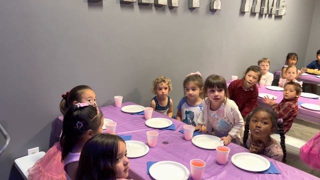 Brielle’s 6th Birthday Party @ Bravos смотреть онлайн
