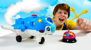 Молния Маквин въехал в Самолет. Игры для мальчиков| Ой, сломалось!