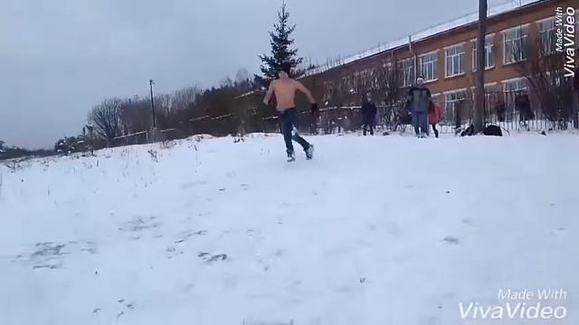 Прыжок в сугроб.Vine смотреть онлайн