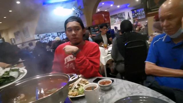 Where to Eat in Cameron Highlands: Ferm Nyonya Steamboat (only RM24 per head for mixed soup) смотреть онлайн