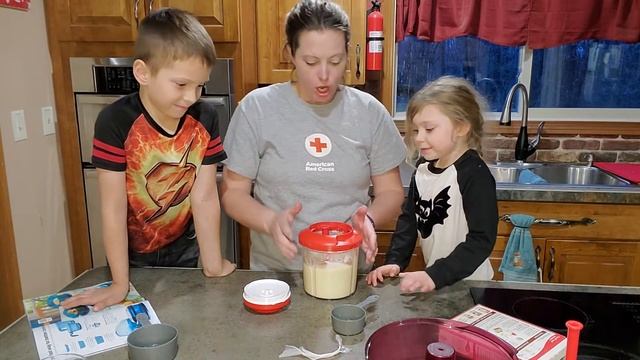 Tupperware Stack Cooker Cake смотреть онлайн