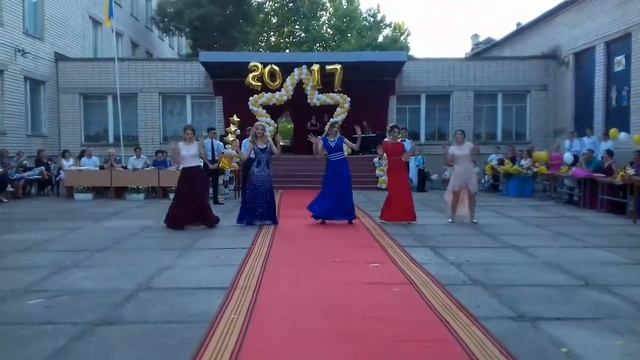 Флешмоб выпускников 2017 (Руководитель Павлинская Т.А.) смотреть онлайн