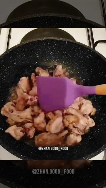 Куриные бёдрышки с овощами 😋👍, легко приготовить, а главное очень вкусно!