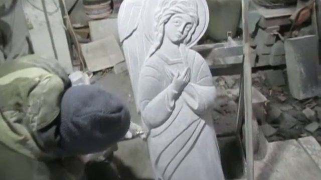 Горельеф Ангел в православном стиле Резьба по камню габбро. смотреть онлайн