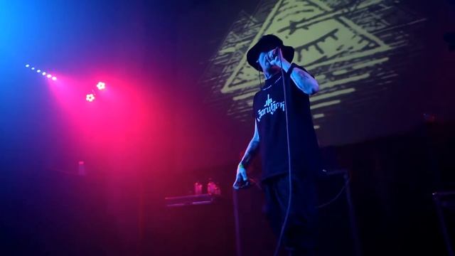 Заги Бок - В осаде