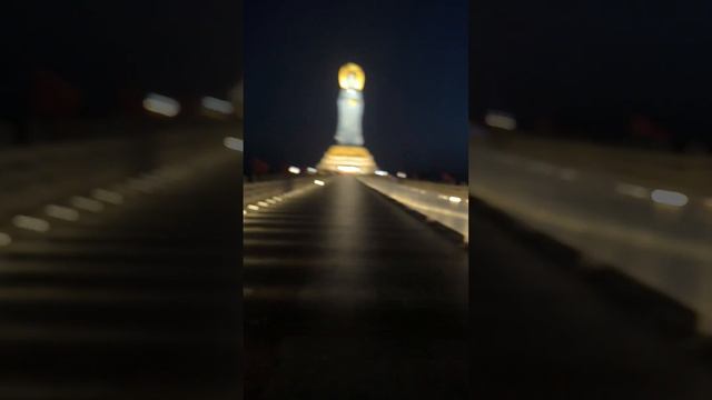 Гуаньинь вечером.