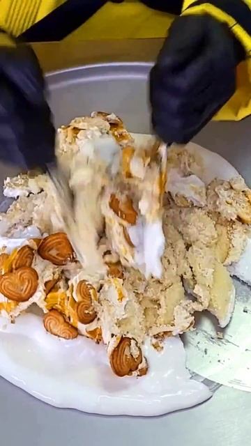 Ice cream challenge! Caramel cake vs pink color sweets #Shorts смотреть онлайн