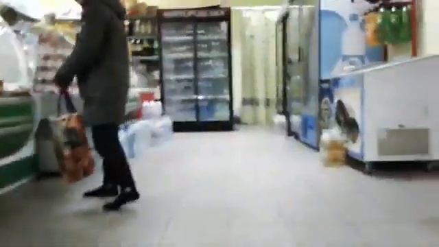 boy walking in socks in shop. смотреть онлайн