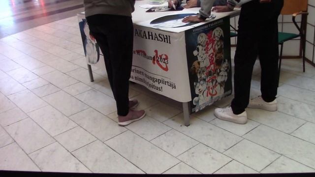 Tapasin Hopeanuolen Piirtäjän! | Yoshihiro Takahashi VLOG смотреть онлайн