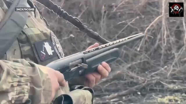 Военкор Мурад Газдиев вместе с бойцами 60-й ОДШБР «Ветераны» прошёл через Суджу до Заолешенки. смотреть онлайн