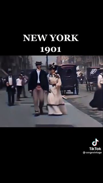 Нью Йорк 1901 год. Какие же были настоящие красивые люди! Девушке задрало юбку - забавно смеётся!))