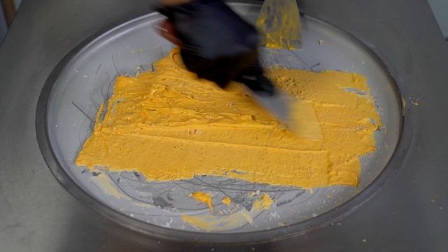 CADBURY GOLDEN OREO ICE CREAM ROLLS - SATISFYING ASMR смотреть онлайн