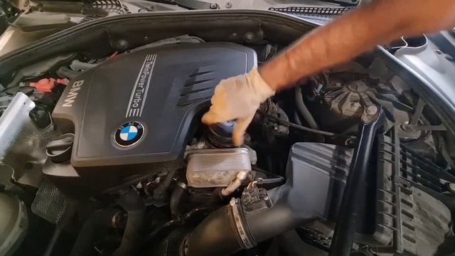 BMW F10 Engine Oil Change смотреть онлайн