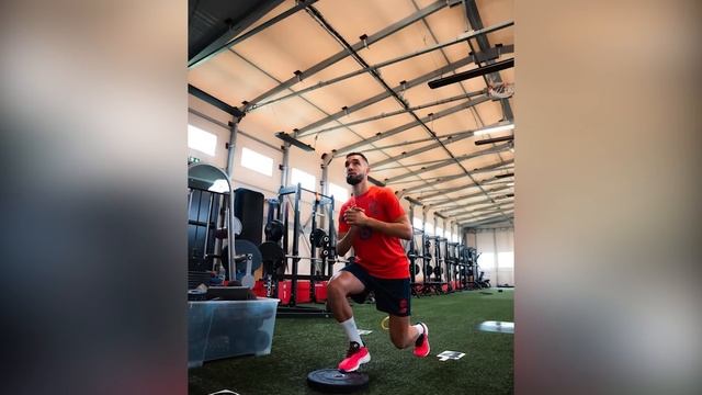 Крутая реклама с Месси, троллинг «Тоттенхэма», добряк Моуринью | ЛУЧШИЕ СОБЫТИЯ МЕСЯЦА №2 смотреть онлайн