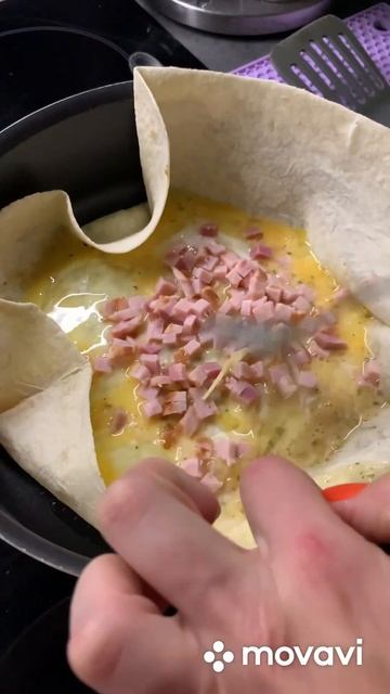 Яичница с ветчиной и сыром в лаваше смотреть онлайн