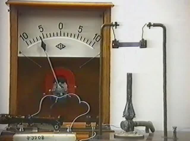 Физика. Опыты. Электричество и магнетизм. Зависимость сопротивления от температуры. Полупроводник смотреть онлайн