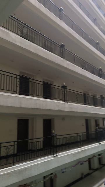 Вид этажей гостиницы внутри.