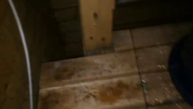 Вытопка воска в бане из восковой шелухи оставшейся после выбивания перги смотреть онлайн