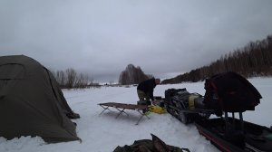 ЗА НАЛИМОМ НА ТУНДРЕ В ВЕРХ! РАЗБРОСАЛ СНАСТЕЙ НА 4 КМ \ МАЛЕНЬКАЯ ПАЛАТКА В КУРЬЕ, К РЫБАЛКЕ ГОТОВ!