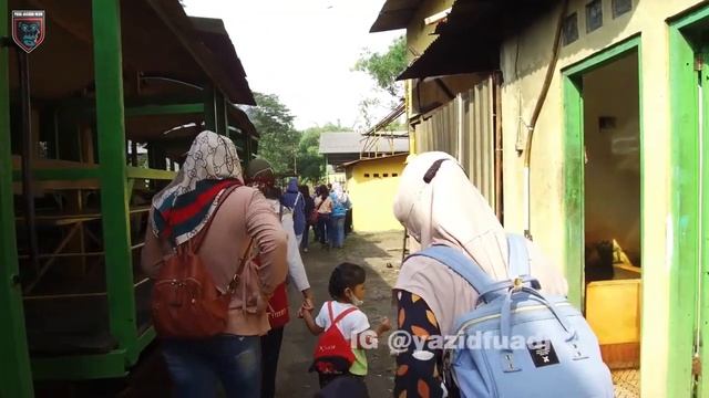 NAIK KERETA WISATA PABRIK GULA MADUKISMO MELIHAT PROSES GILING TEBU PRODUKSI GULA MADUKISMO YK смотреть онлайн