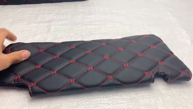 Чехлы на козырьки ЛАДА Приора / Priora декоративный черный ромб / красная нить смотреть онлайн