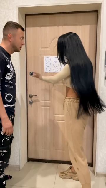 Реакция девушки на новый замок - #Shorts от Дениса Бубнова смотреть онлайн