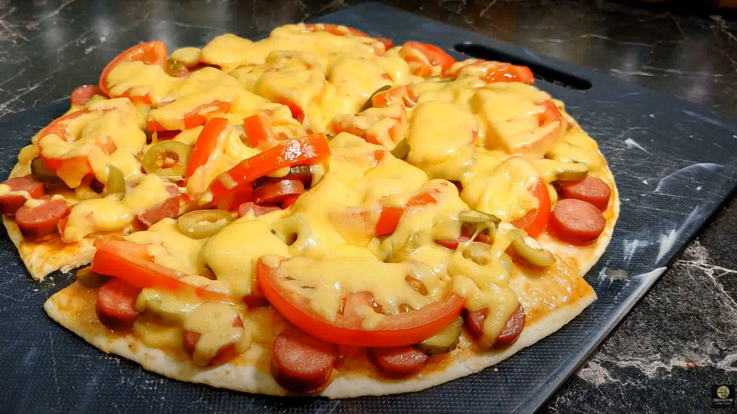 Быстрая пицца. Рецепт быстрой пиццы на лаваше. Пицца рецепт. Лаваш с начинкой. смотреть онлайн