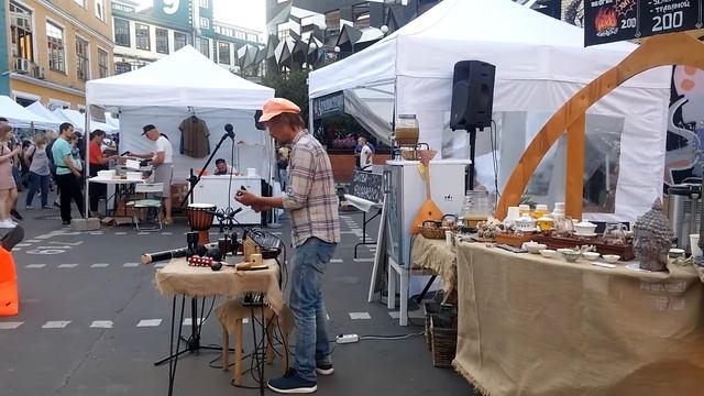 Чайная & музыкальная зона на Вегмаркете, в Москве. смотреть онлайн