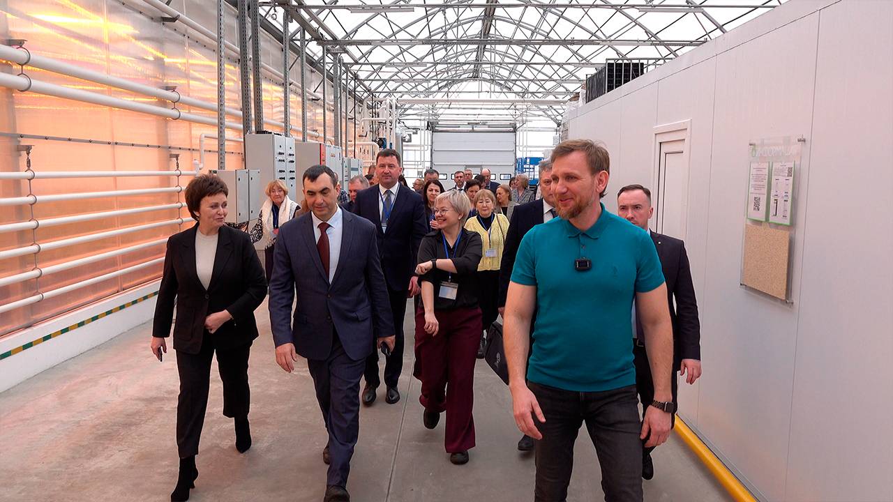 Руководители и специалисты министерства сельского хозяйства РФ посетили «Тепличный» смотреть онлайн