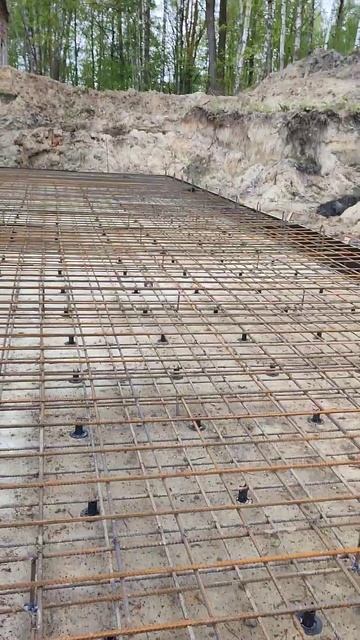 собираем каркас , замучались вязать .