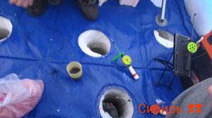 Зимняя рыбалка на карася .