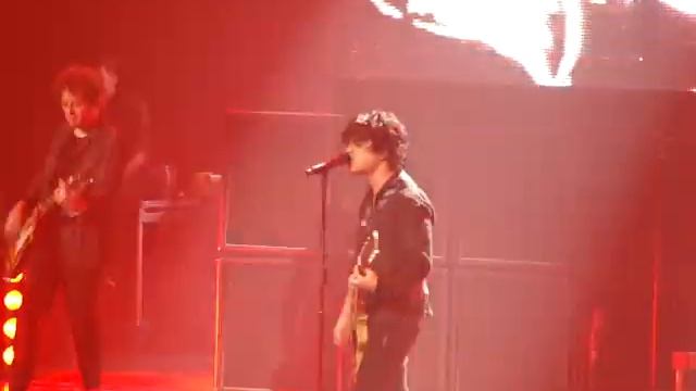 Green Day - Nashville 7.31.09 American Eulogy/Mass Hysteria смотреть онлайн