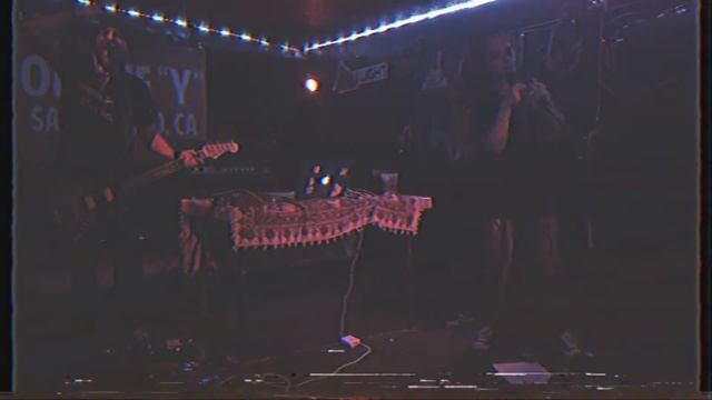 Fighter Jets - They Used to Make Out (In That Parking Lot) [OFFICIAL VIDEO] смотреть онлайн