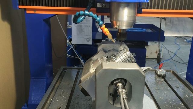 Работа 5ти координатного станка с поворотно-наклонным столом CNC-6060AS-5P. смотреть онлайн