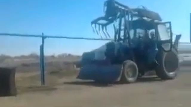 Зовел трактор другим трактором