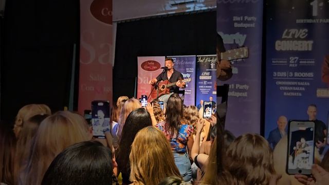 Sebas Garreta - Mátame on guitar / Budapest 2024 #sebasgarreta #bachata #latinmusic смотреть онлайн