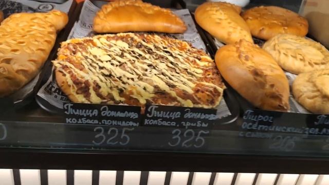 Сегодня помощник таскает тяжести! Цены на продукты в ТЦ! Купила форель на засолку!