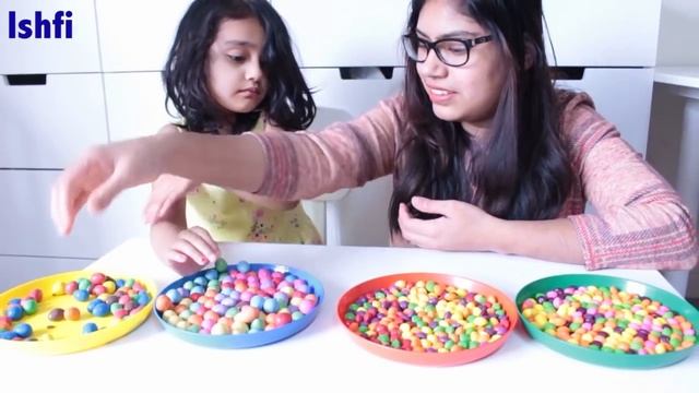 Smarties Mini Eggs Unboxing with Rufi & Mummy смотреть онлайн