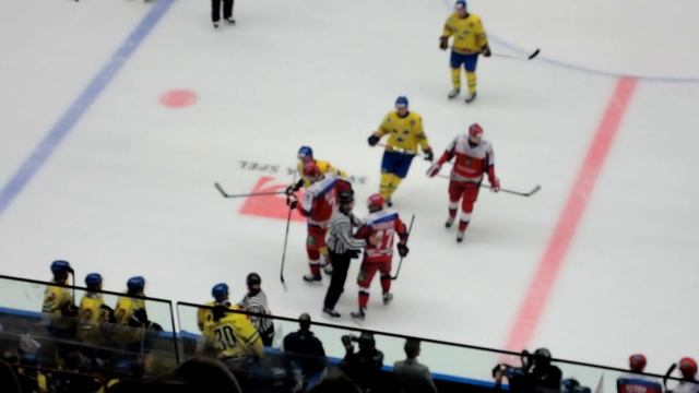 Assistindo partida de Hockey no Malmo Arena - Suécia смотреть онлайн
