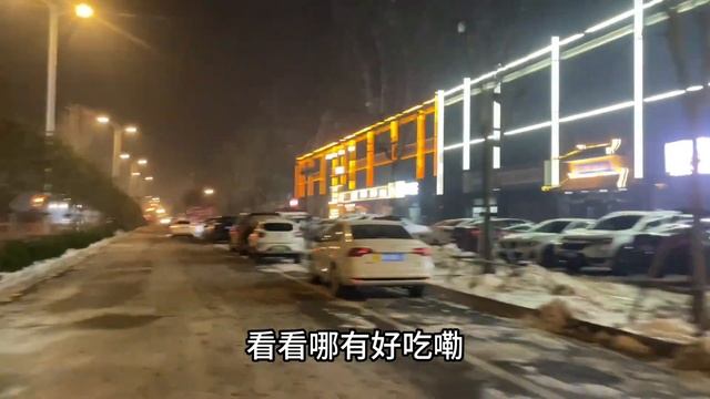 夫妻俩送快递车又坏，找个单车拉住还不给力，弄的俩人又囧又搞笑 смотреть онлайн