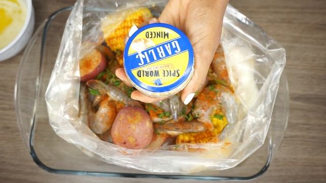 Easy Oven SHRIMP BOIL! How To Make Shrimp Boil In A BAG смотреть онлайн