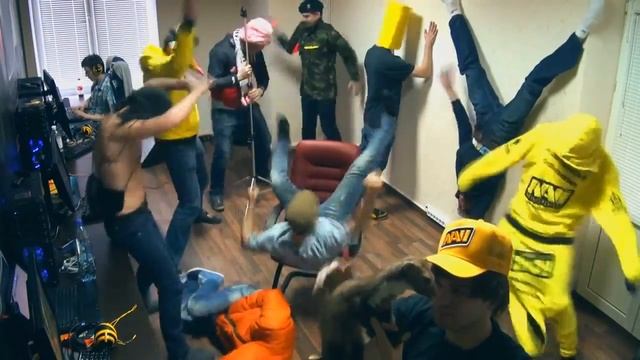 Harlem shake - Na`Vi style смотреть онлайн