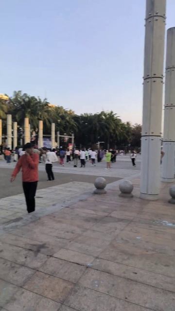 Санья, так люди проводят время.