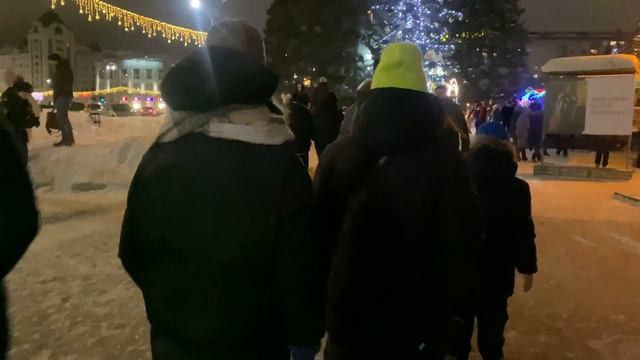 Гуляем в центре смотреть онлайн