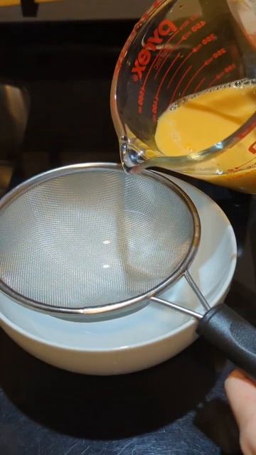 廚房新手指南ep7.如何用電鍋蒸蛋？這樣做出布丁般滑嫩口感的蒸蛋！ #電鍋料理 #egg #蛋料理