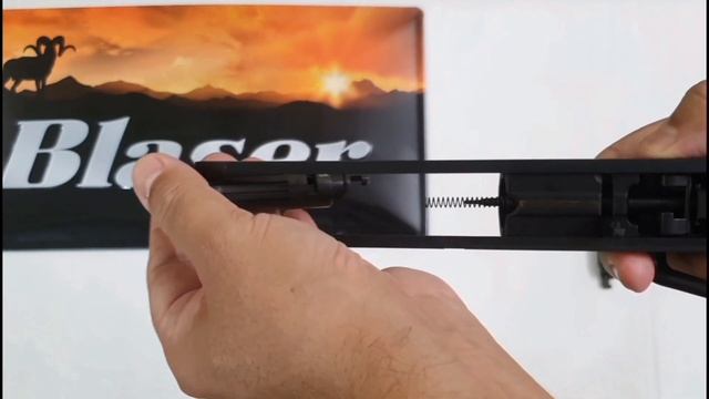 How to change bolt head of Blaser R8 rifle | The Gun Geek смотреть онлайн