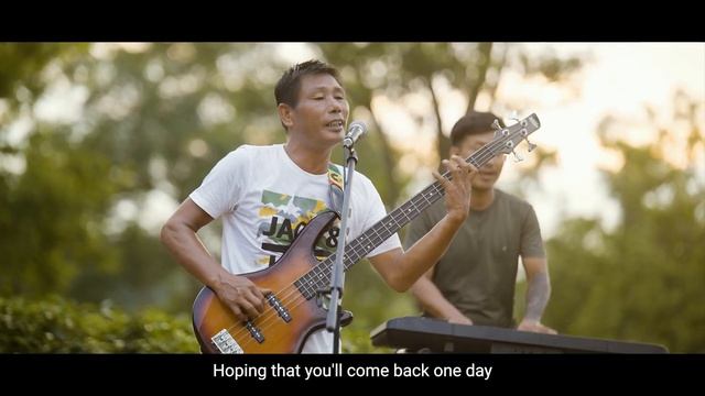 TOSHI AIER AND THE BAND OFFICIAL MUSIC VIDEO-( NI RONGJENER ) смотреть онлайн